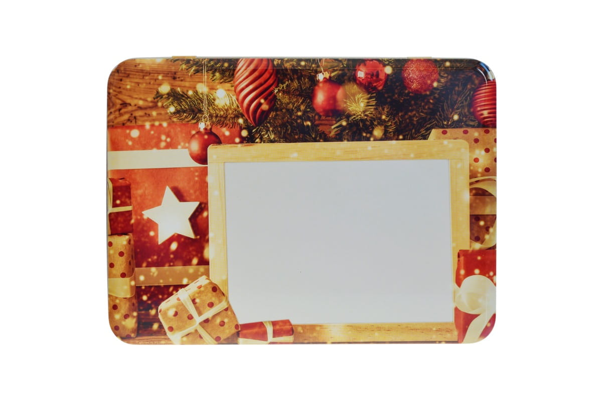 Weihnachtsdose aus Metall in Holzoptik mit Sternenmotiven, auf weißem Hintergrund fotografiert.